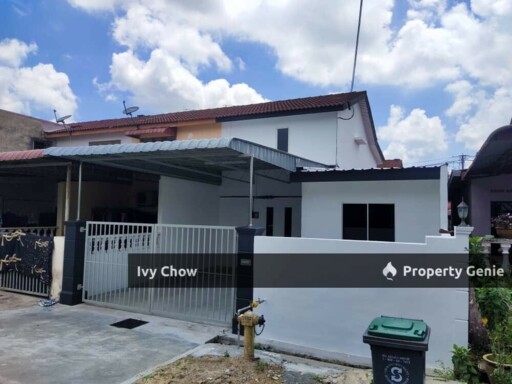 Taman Kluang Barat Low Cost House