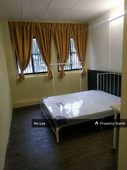 Room 201 RM 650 @ 2 Storey Shop Hotel,Chow Kit -near LRT/HKL/IJN -Ready 3/8