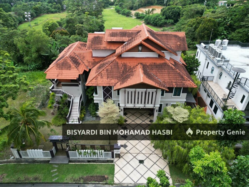 FACING OPEN 3 STOREY BUNGALOW, MONTEREZ GOLF & COUNTRY CLUB, SHAH ALAM .