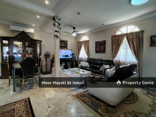 Section 7 Shah Alam, 2sty Corner House for Sale RM880k