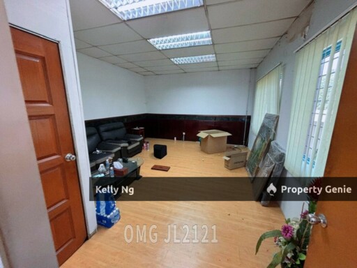 Semi-D Factory With Office At Pandamaran Klang For Rent