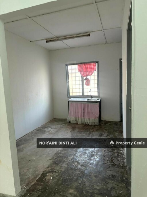 (Kos Rendah) Teres Setingkat Kampung Padang