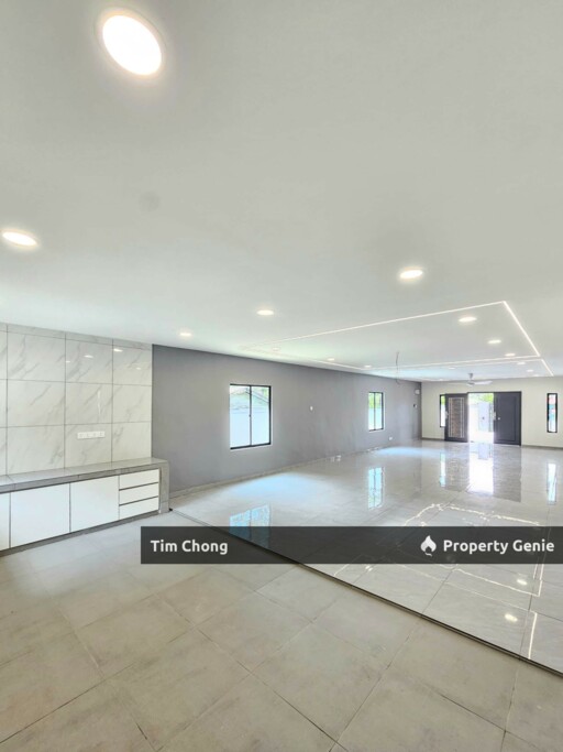 Kempas big single storey bungalow