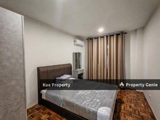 Central Court Apartment (Corner Unit) FOR RENT/SALE! Located at Jalan Central, Padungan