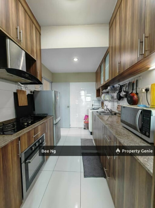 The Sky Executive Suites @ Bukit Indah/2bedroom/corner Lot