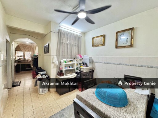 Facing Open & Partially Furnished | Double Storey Jalan Platinum Seksyen 7, Shah Alam