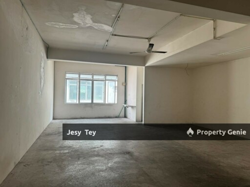 Setia Tropika 1st Floor For Rent