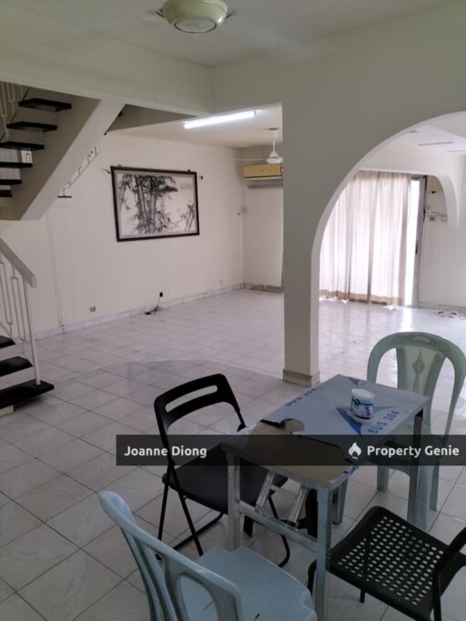 SS22 PJ Double Storey House