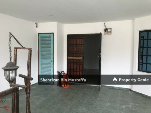 International Lot, Taman Banang Height, Batu Pahat, Johor.