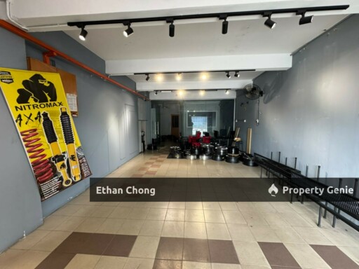 Unfurnished Ground Floor Shop for Rent at Lebuh Merpati, Off Jalan Meru, Klang