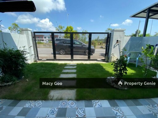 Fully Renovated Single Storey Terrace