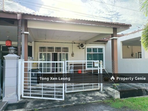 Freehold Partially-Furnished Terrace Home in Tanjung Minyak