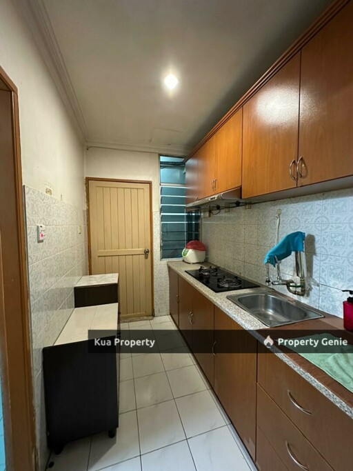 2nd Floor Shophouse / Apartment For Sale Located at Yoshi Square, Pending