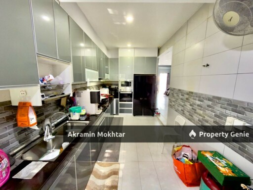 Freehold, Renovated & Partially Furnished | 2.5 Storey Terrace IRIS Taman TTDI Grove, Kajang Selangor