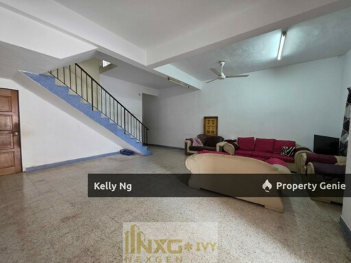 Double Sty House At Taman Petaling Klang For Sale