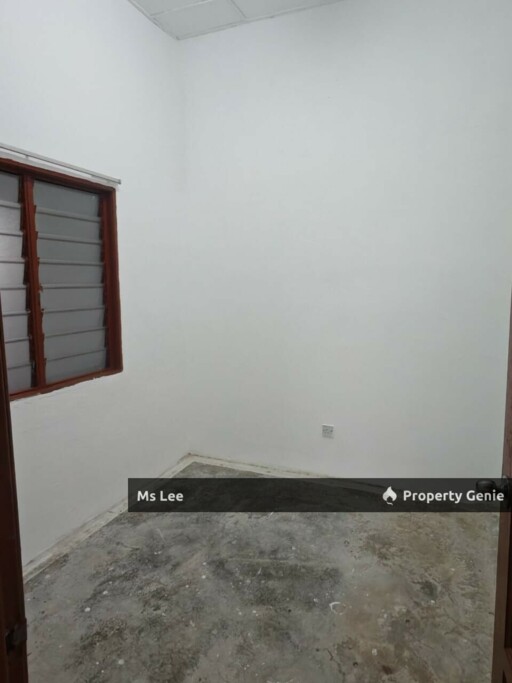 3rd floor Shop Apartment RM 300 (Behind Pasar Malam)-Taman Sentosa @ Klang-Ready Now