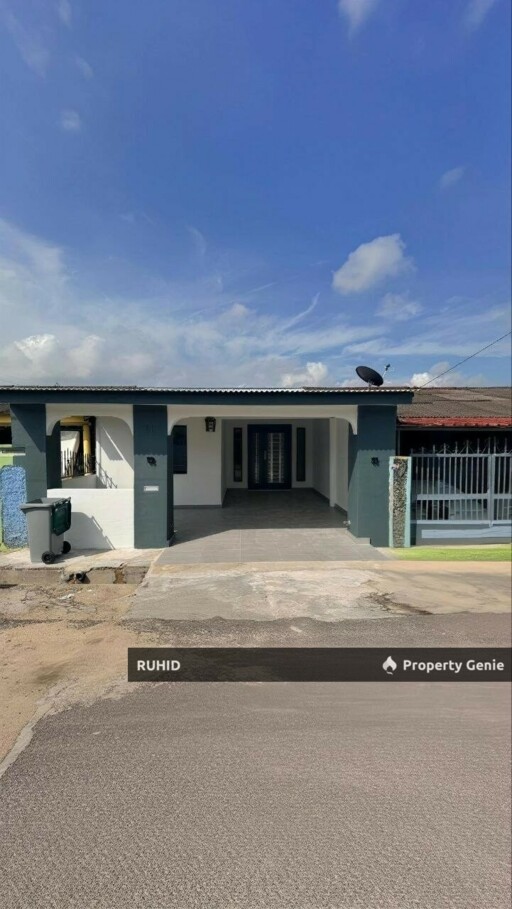 Renovated Single Storey House at Kampung Kiambang, Ulu Tiram