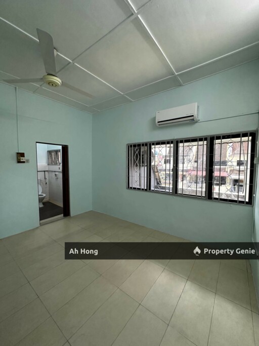 Permas Jaya / Double Storey / 4bedroom / Partially Furnished