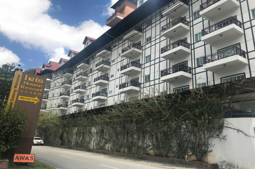 Iris House Resort