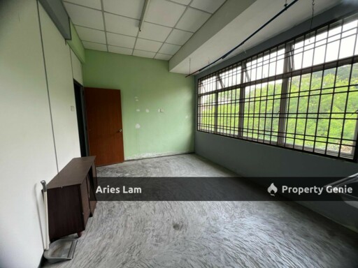 Double Storey Shoplot @ Setia Indah, Near Mount Austin