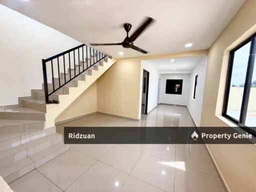 Taman Renggam Jaya, Double Storey Low Cost - Corner Lot at Simpang Renggam