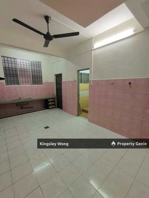 Lahat Menglembu 2.5 Storey Terrace Hosue Move in Good Condition