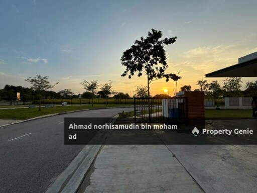 Corner Lot & Facing Open &  Furnished : 2 Storey Elmina Green 1