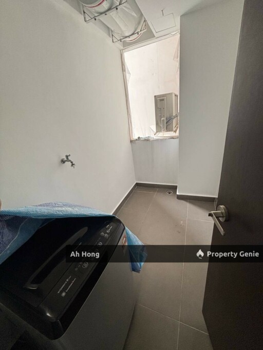Taman Molek / Molek Pulai / 2bedroom / Fully Furnished / 2carpark