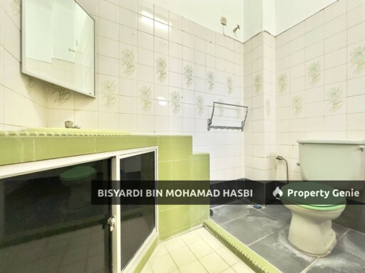 RENOVATED & FRESHLY PAINTED, Double Storey USJ 9 Subang Jaya .