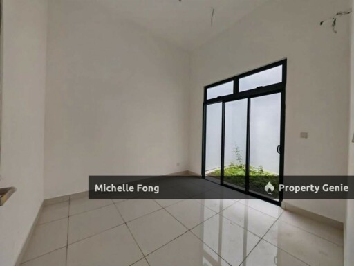 Honeydale Residence @ Impian Emas / Skudai / Double Storey Cluster For Sale / Original Condition  / Gated Guarded