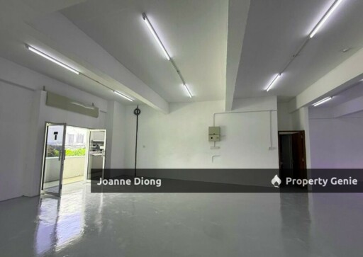 The Highway Centre Warehouse/Office