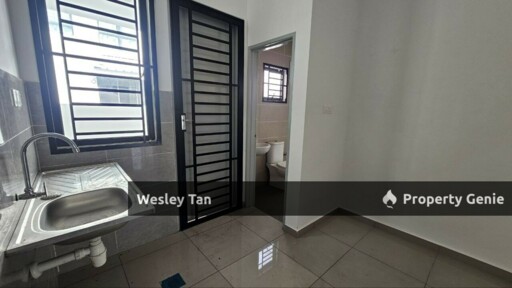 New Cheng 2 Storey Terrace Gated Community 20x70 Freehold 4rooms Bare