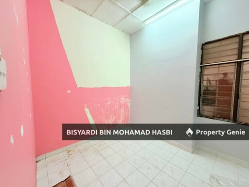 Corner Lot Renovated Single Storey Semi Detached Taman Desa Ixora, Senawang.