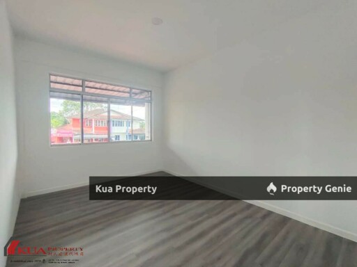 Double Storey Semi-Detached House For Sale! Located at Nanas Road West