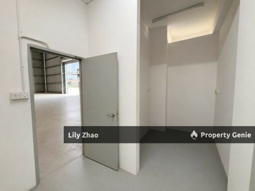 Warehouse / Showroom cum office for Rent, Semi D, BU 4,069 sqft, LA 8,803 sqft, E33 Likas, Kota Kinabalu