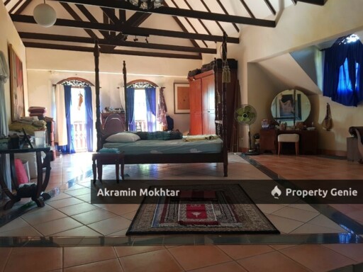 FREEHOLD, CORNER LOT & RENOVATED | TAMAN KELAB UKAY 2 STOREY BUNGALOW