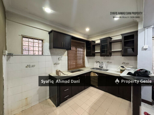 Kenaria Condominium Kajang Facing Pool with Carpark