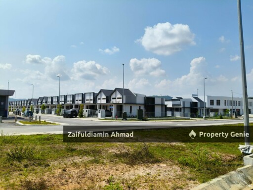 J3 Residence Terraced Home In Dengkil, Freehold 1040 Sqft