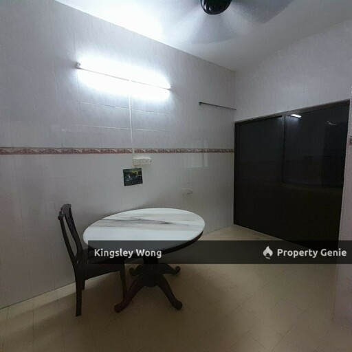 Taman Pengkalan Barat 2.5 Storey Terrace House Partial Furnished For Rent