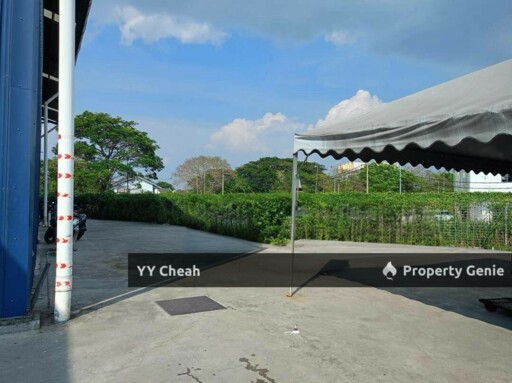 Menglembu/Falim Ipoh Bungalow Factory For Rent Great Lcoation 0.5 Acres Fully Covered