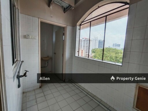 Stulang Villa with Sea View for RM3,000!