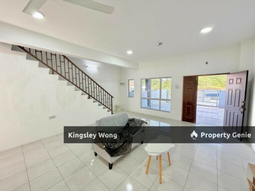 Pengkalan Station 18 Double Storey Terrace House Basic Unit Facing Empty Land