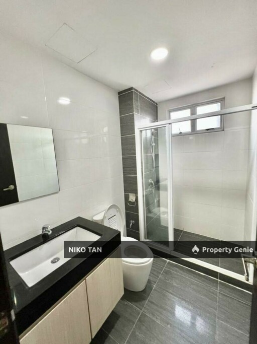 Molek Pulai Apartment with Fully Furnished For Sale
