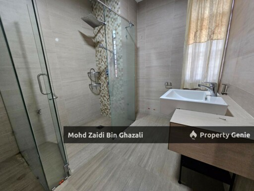 Below Market Renovated  2.5 Storey Terrace Presint 8