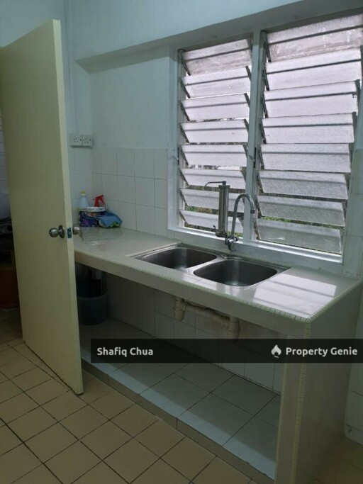 Top Floor Renovated Unit Mahkota Cheras Walk Up Flat For Sale