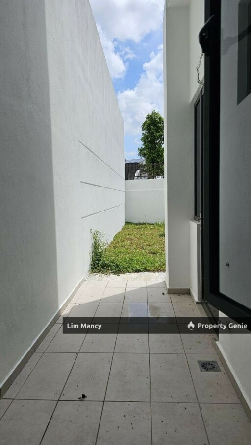 Horizon Hills @Kingswood Three Storey Cluster Corner