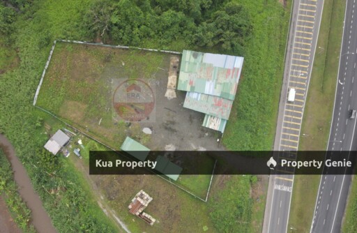 Facing Main Road Land For Rent! 📍Located at 15th Mile