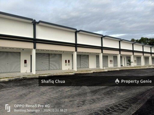 Freehold Brand New l Setingkat Kedai Di Pusat Komersial Olak Lempit, Banting