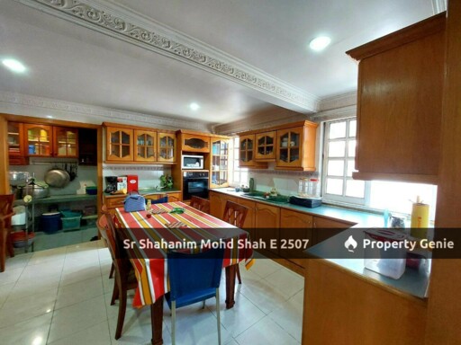 DOUBLE STOREY HOUSE AT TAMAN ALAM MEGAH SEKSYEN 27 SHAH ALAM  END LOT UNIT, RARE UNIT WITH BIG SIZE