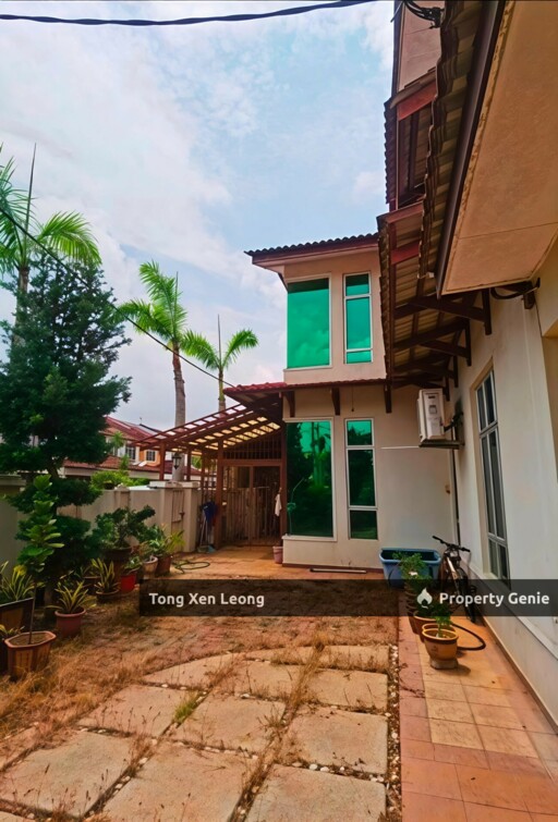 Spacious 5-Bedroom Corner Lot In Melaka, Partially-Furnished